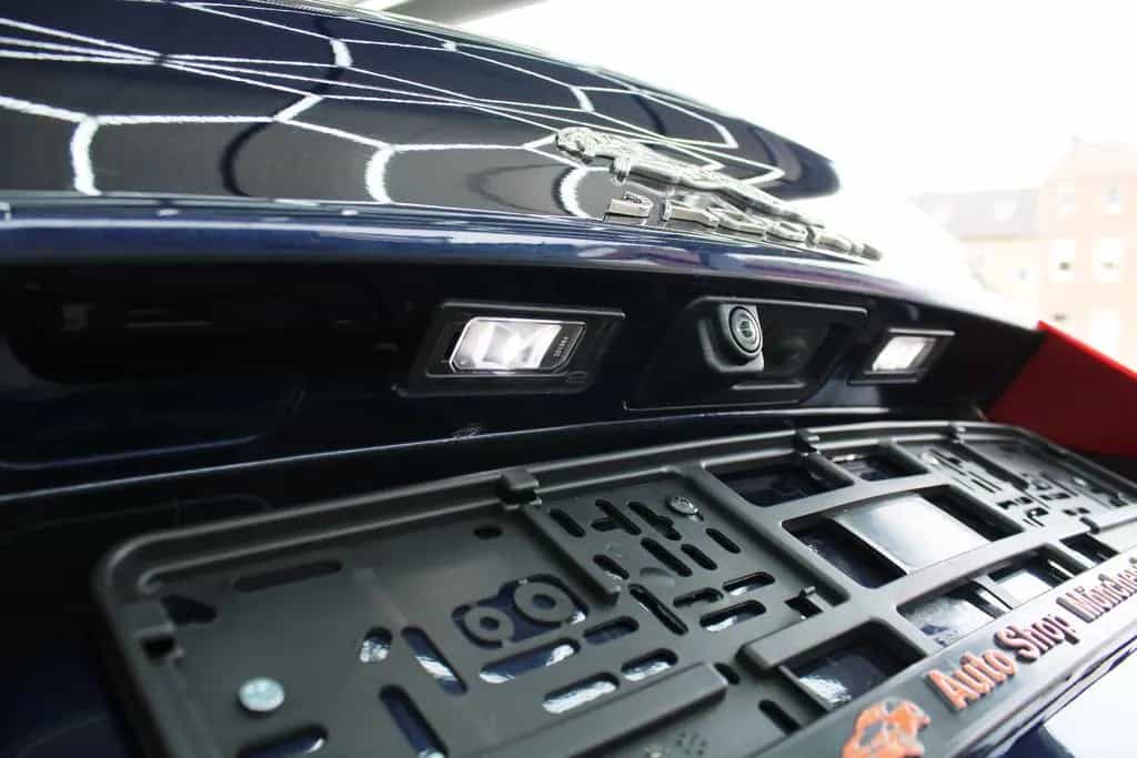 Jaguar XE S Automatik *Tüv&Inspektion Neu*Pano*Meridian 07/2017-photo-42