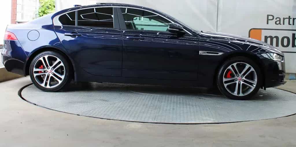 Jaguar XE S Automatik *Tüv&Inspektion Neu*Pano*Meridian 07/2017-photo-7