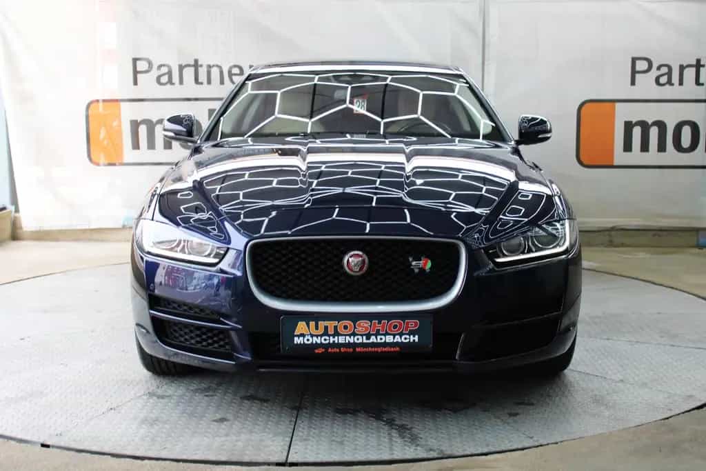 Jaguar XE S Automatik *Tüv&Inspektion Neu*Pano*Meridian 07/2017-photo-9