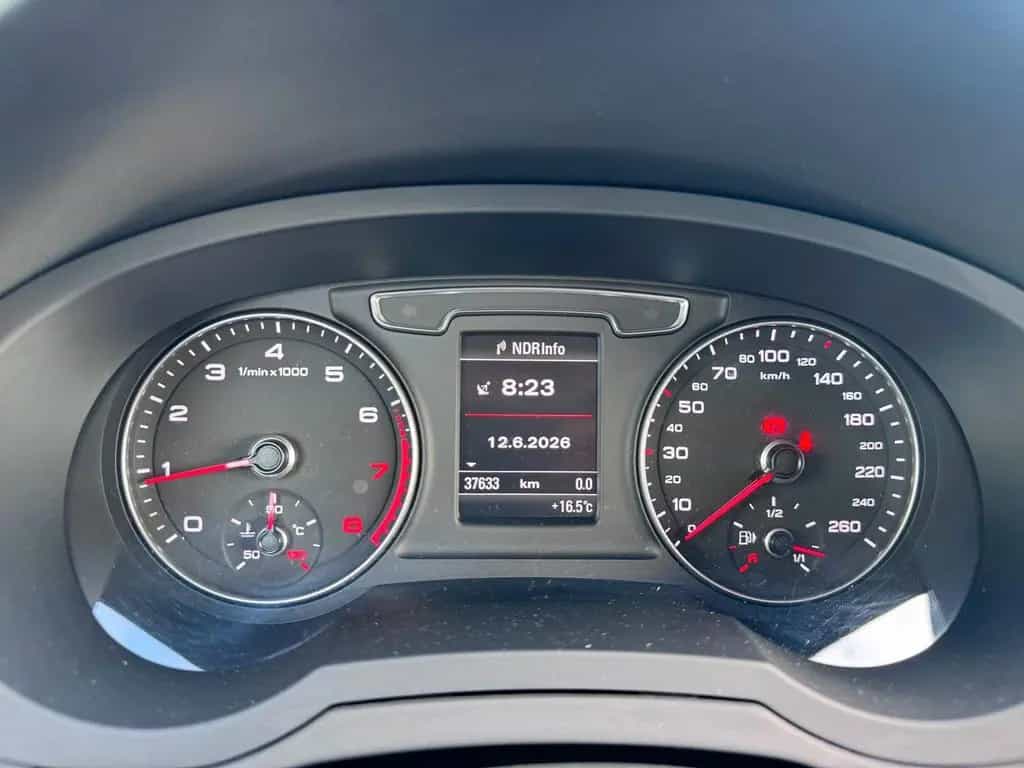 Audi Q3 AHK, BI-Xenon, Kilma, Navi 06/2018-photo-23