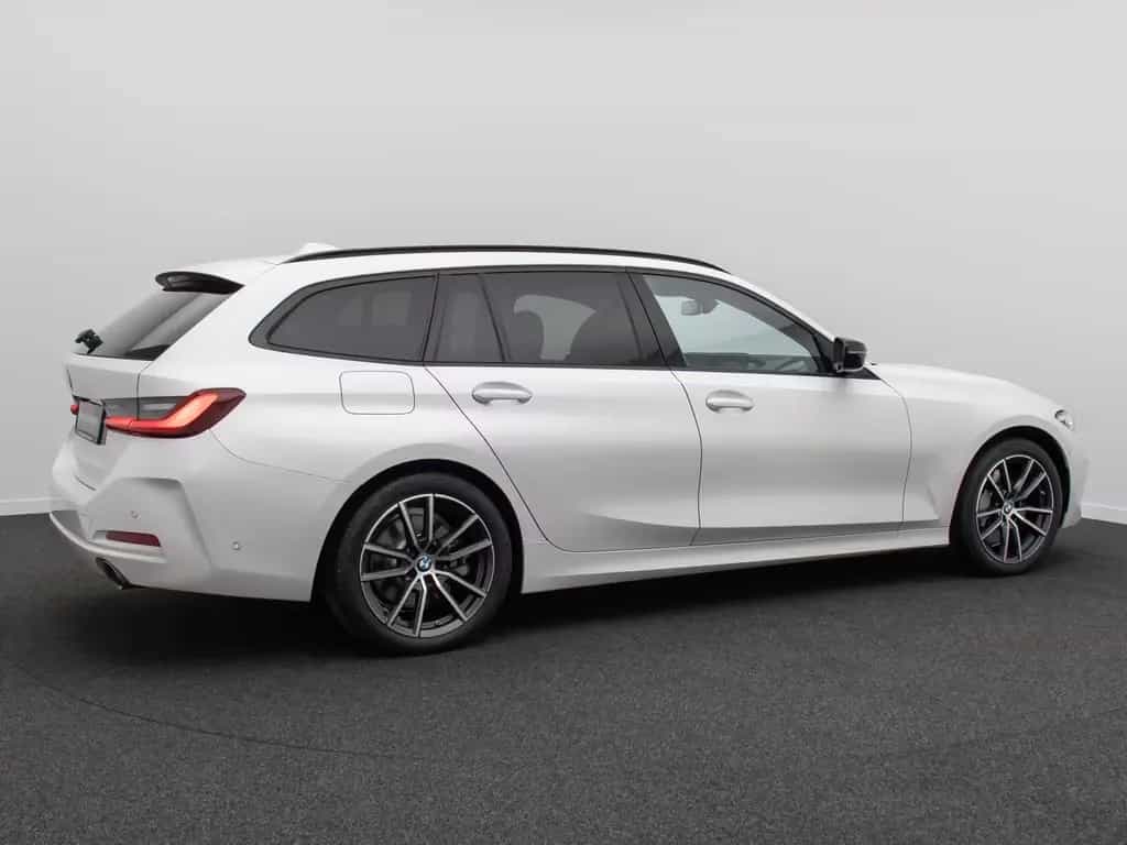BMW 330 i Komfort HUD Kamera H/K Leder Sport 18Zoll 03/2023-photo-5