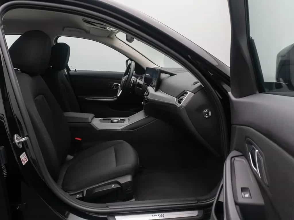 BMW 320 d GeschwindigReg AHK Widscreen Sport DAB 03/2023-photo-24