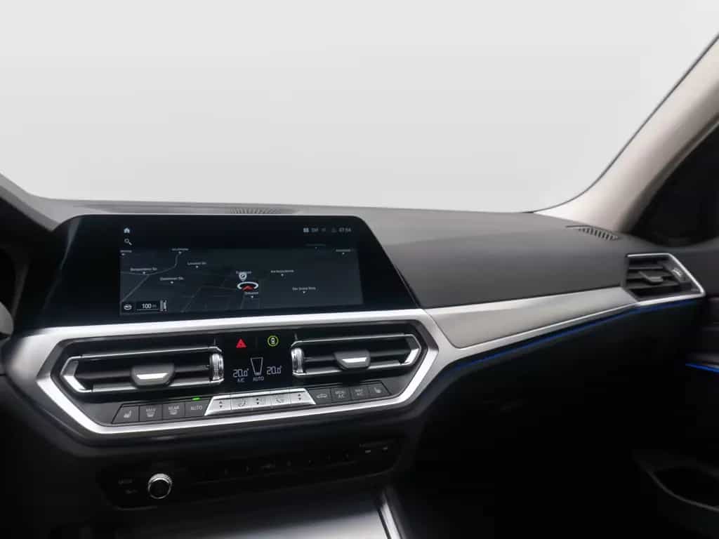BMW 320 d xD Sport Line Alarm AHK DAB HiFi DrivAssist 01/2022-photo-22