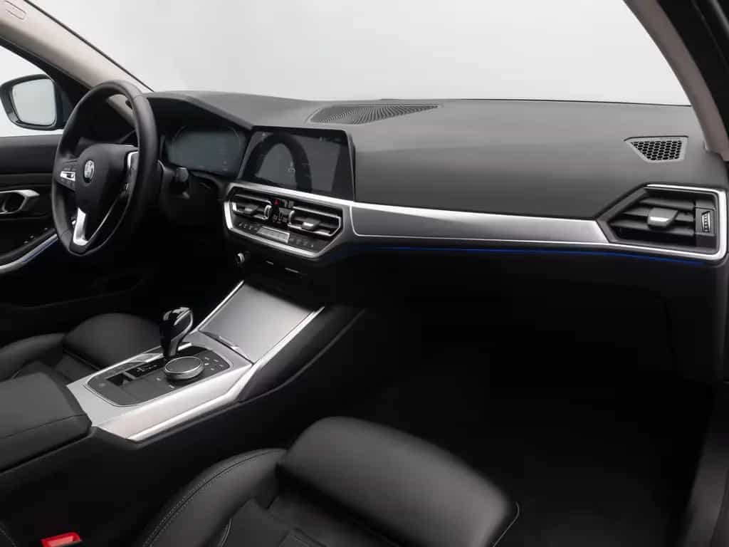 BMW 320 d xD Sport Line Alarm AHK DAB HiFi DrivAssist 01/2022-photo-24