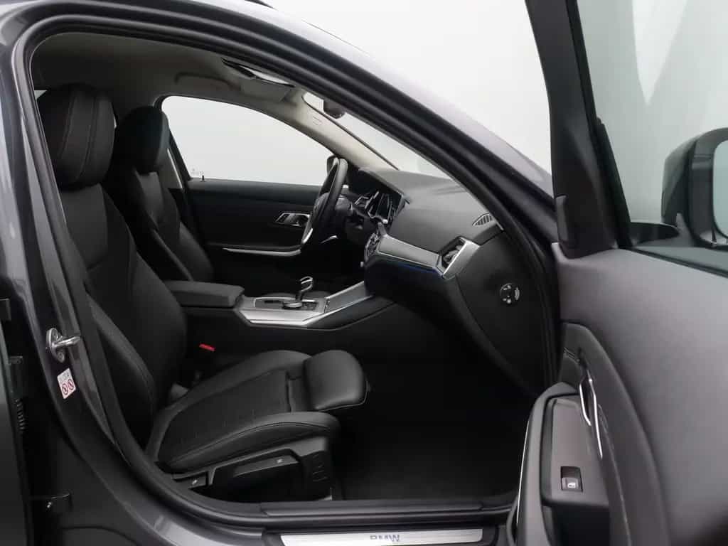 BMW 320 d xD Sport Line Alarm AHK DAB HiFi DrivAssist 01/2022-photo-25