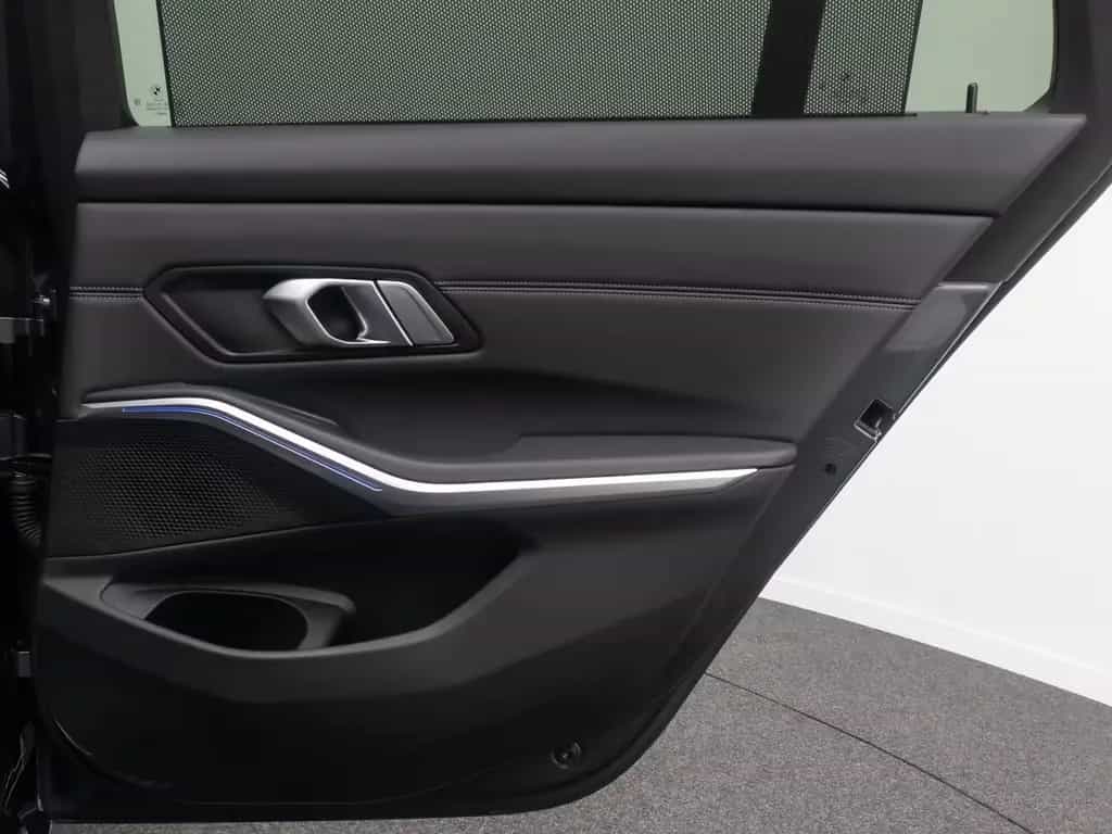 BMW 320 d xD Sport Line Alarm AHK DAB HiFi DrivAssist 01/2022-photo-32