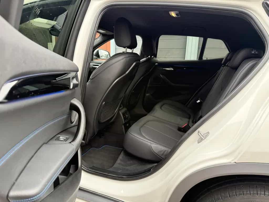 BMW X2 sDrive 18 d M Sport Hifi Rückfahrkamera 08/2018-photo-24