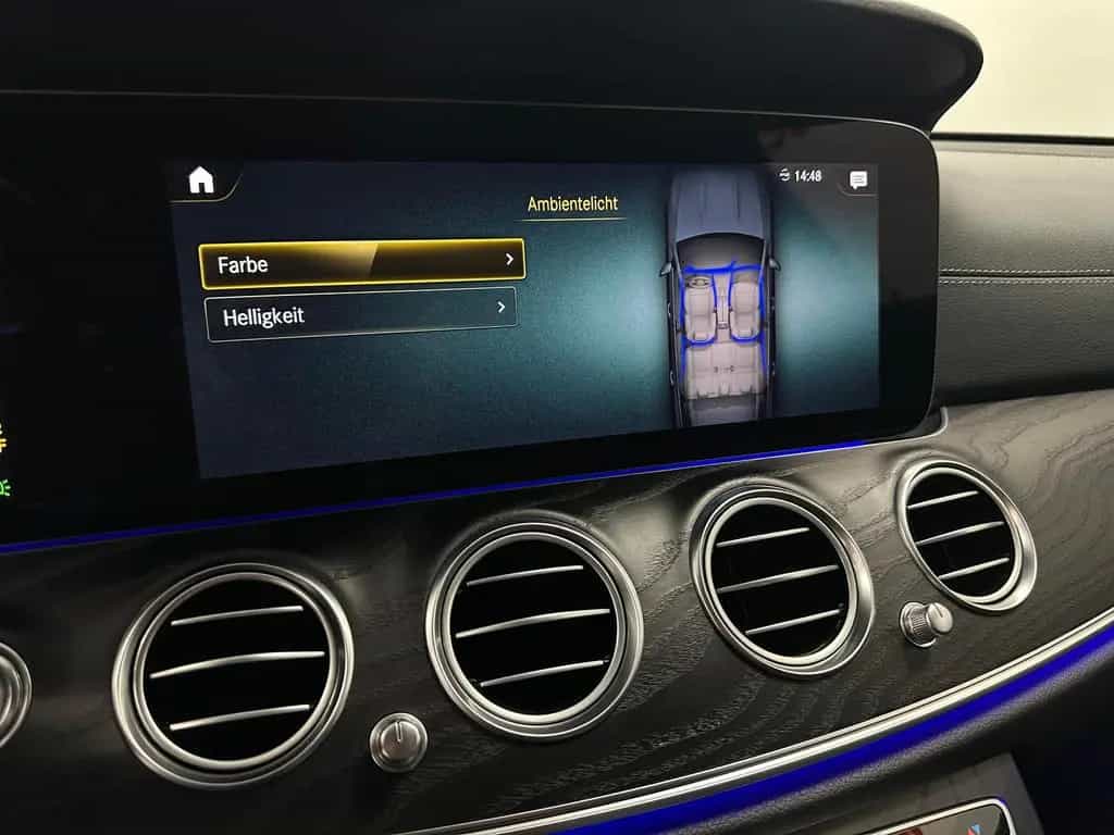 Mercedes-Benz E 220 d T AMG Night Distr+ Panorama AHK Multibea 03/2022-photo-15