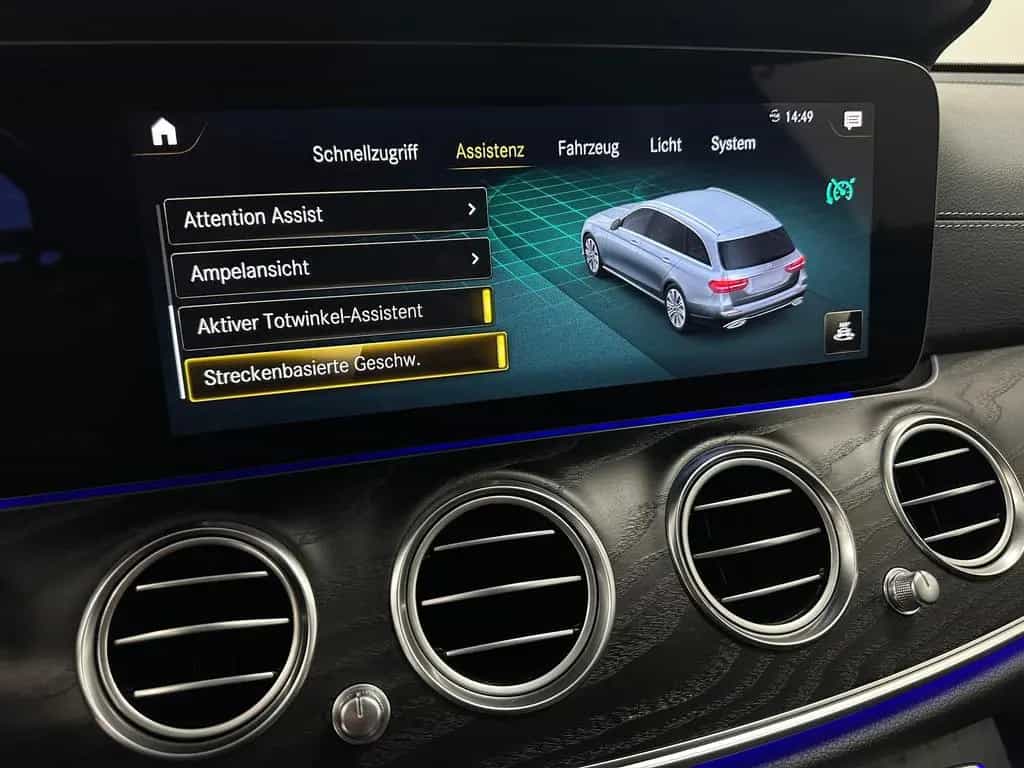 Mercedes-Benz E 220 d T AMG Night Distr+ Panorama AHK Multibea 03/2022-photo-17