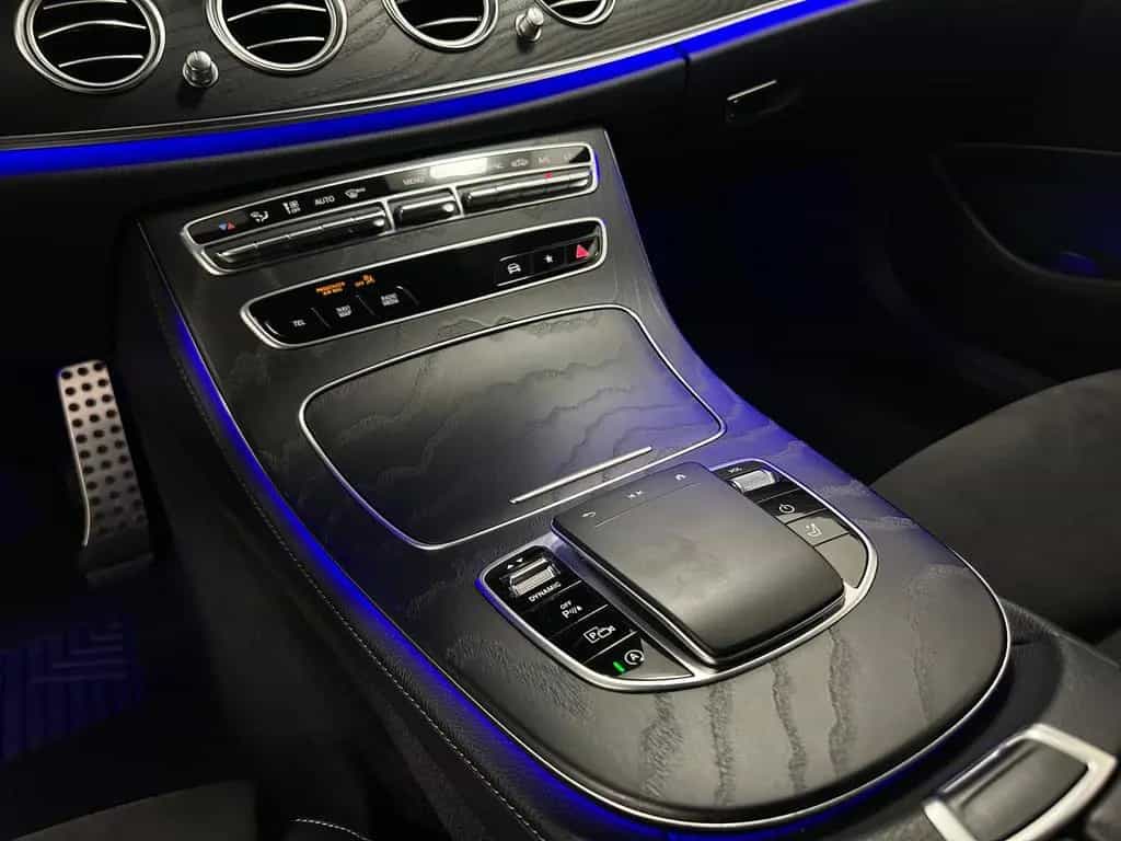 Mercedes-Benz E 220 d T AMG Night Distr+ Panorama AHK Multibea 03/2022-photo-19