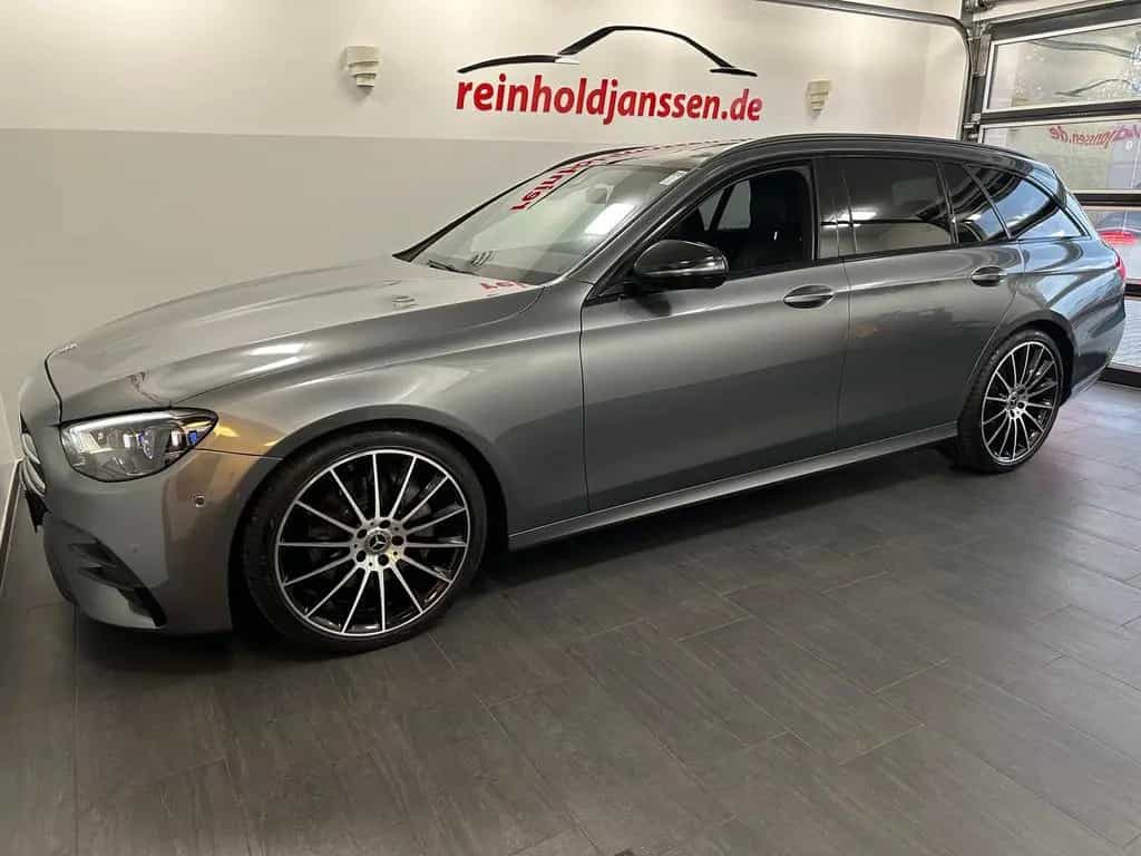 Mercedes-Benz E 220 d T AMG Night Distr+ Panorama AHK Multibea 03/2022-photo-3