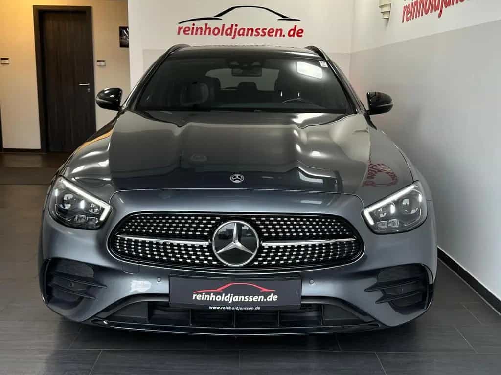 Mercedes-Benz E 220 d T AMG Night Distr+ Panorama AHK Multibea 03/2022-photo-5