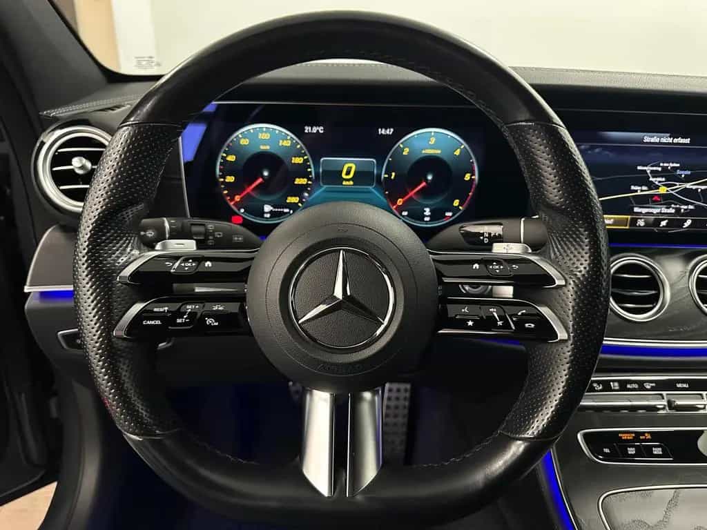 Mercedes-Benz E 220 d T AMG Night Distr+ Panorama AHK Multibea 03/2022-photo-8