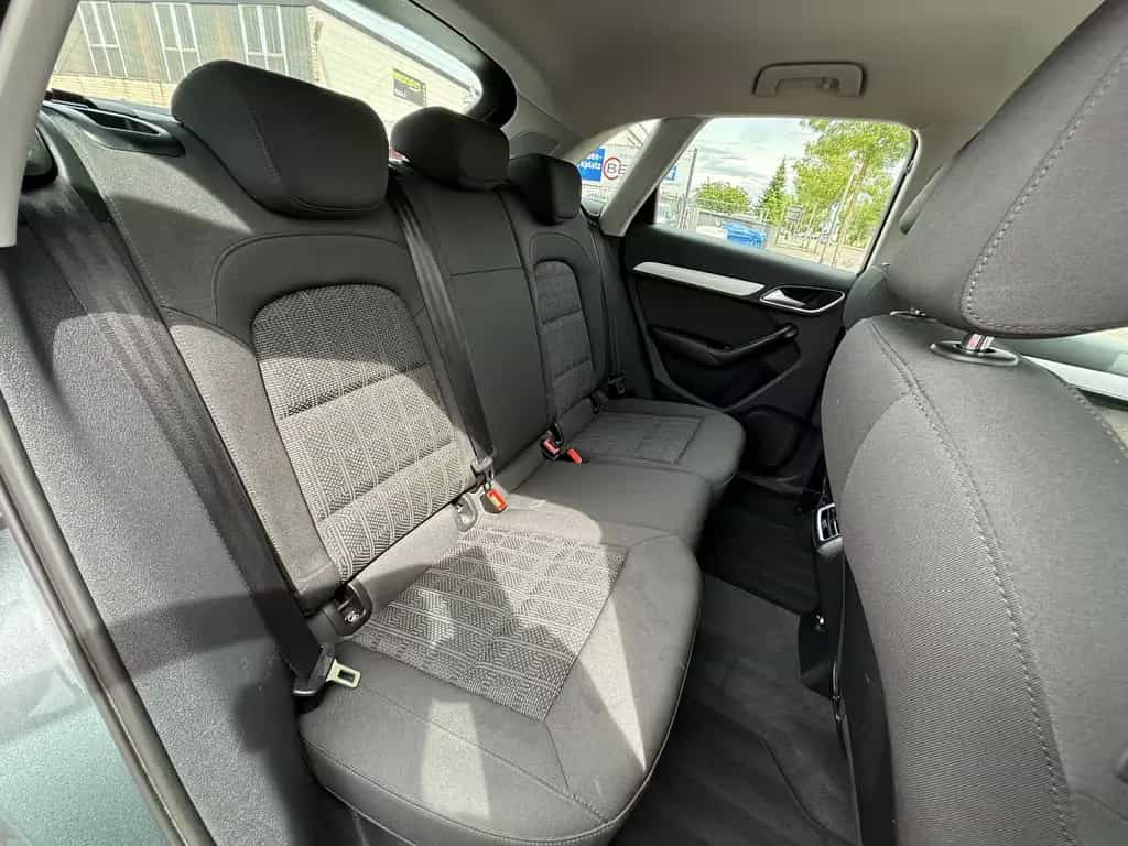 Audi Q3 sport quattro S-Tronic Navi FINANZIERUNG 03/2017-photo-17