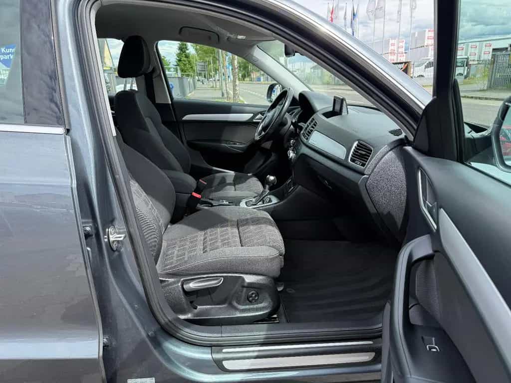 Audi Q3 sport quattro S-Tronic Navi FINANZIERUNG 03/2017-photo-18