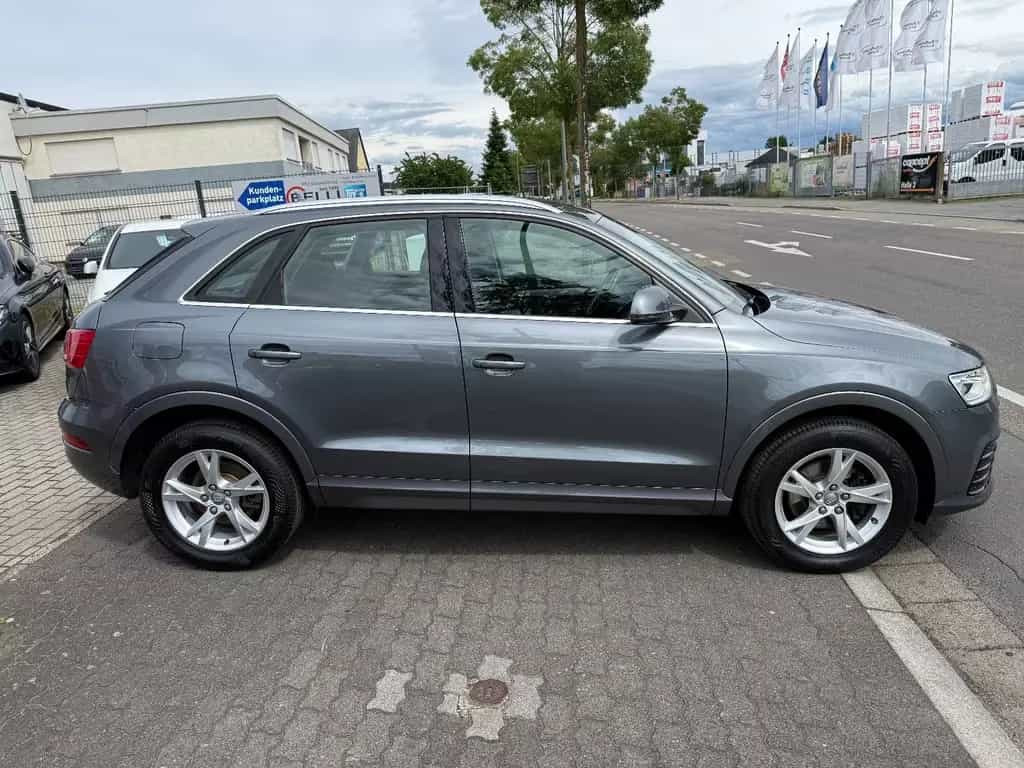 Audi Q3 sport quattro S-Tronic Navi FINANZIERUNG 03/2017-photo-3