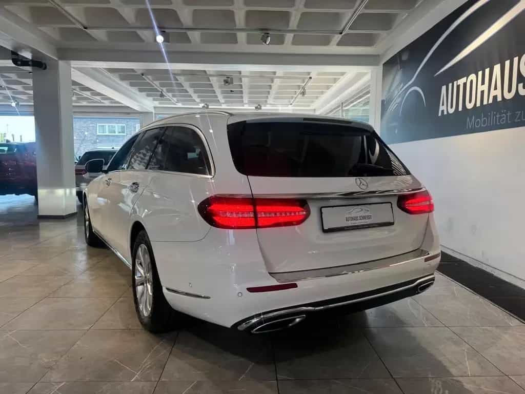 Mercedes-Benz E 200 T-Modell *1.Hd*Erst 61tkm*Navi*360° Kamera 04/2017-photo-11