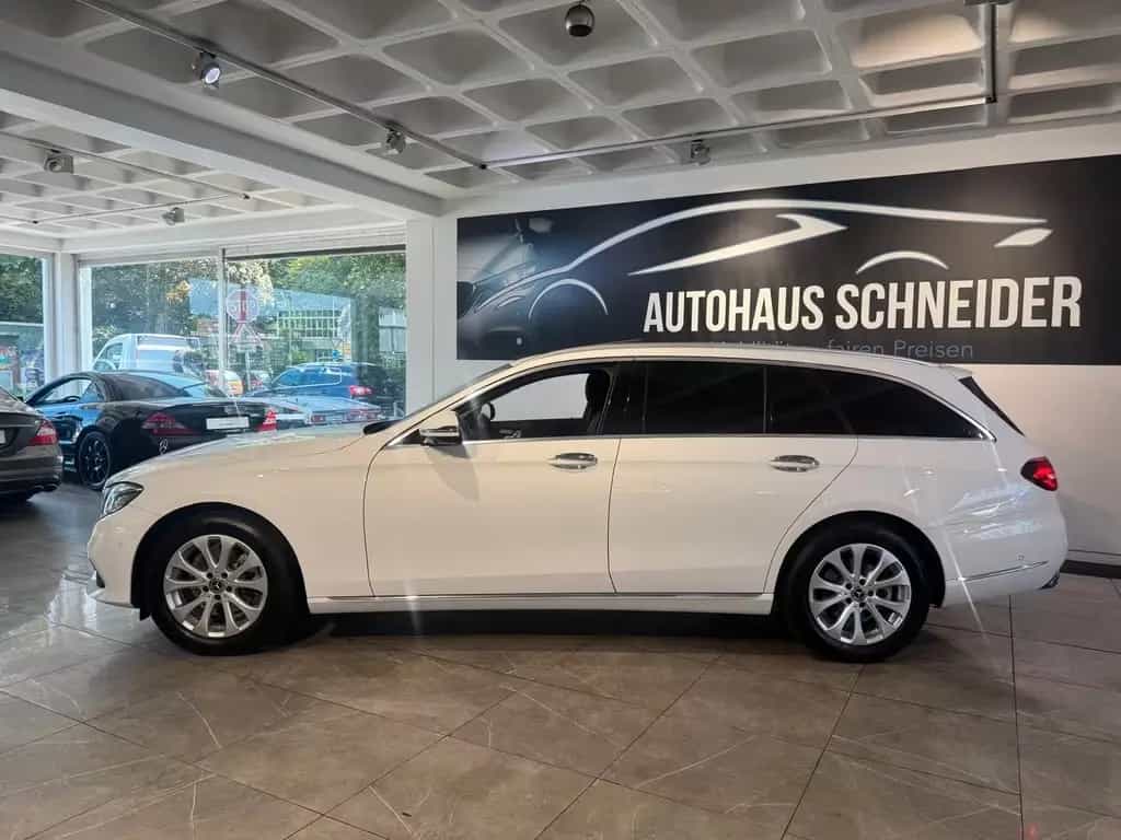 Mercedes-Benz E 200 T-Modell *1.Hd*Erst 61tkm*Navi*360° Kamera 04/2017-photo-12