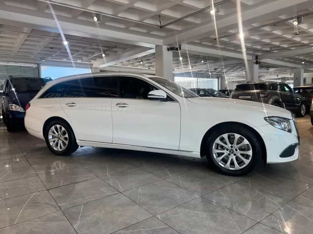 Mercedes-Benz E 200 T-Modell *1.Hd*Erst 61tkm*Navi*360° Kamera 04/2017-photo-4