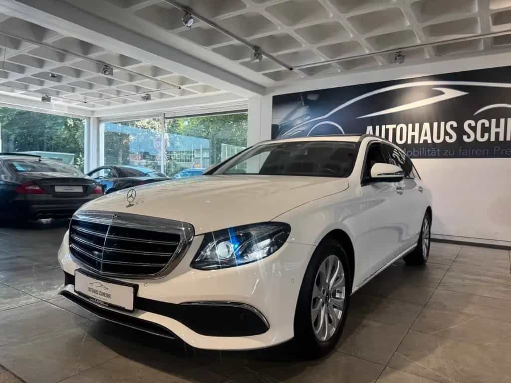 Mercedes-Benz E 200 T-Modell *1.Hd*Erst 61tkm*Navi*360° Kamera 04/2017-photo-5