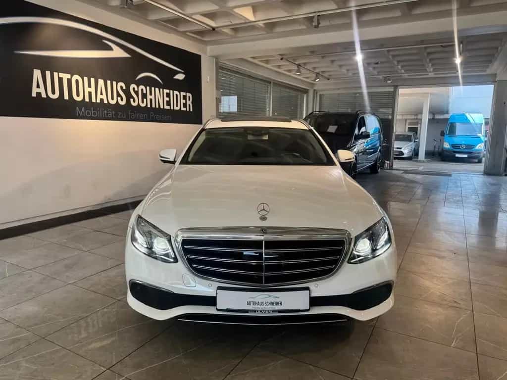 Mercedes-Benz E 200 T-Modell *1.Hd*Erst 61tkm*Navi*360° Kamera 04/2017-photo-7