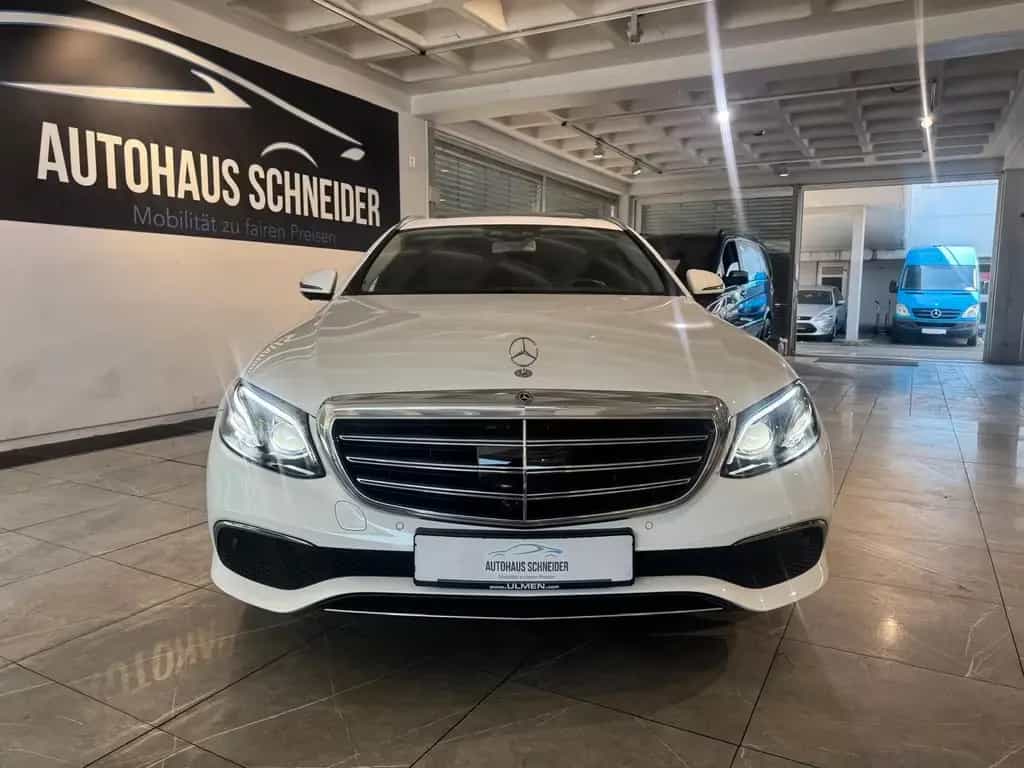 Mercedes-Benz E 200 T-Modell *1.Hd*Erst 61tkm*Navi*360° Kamera 04/2017-photo-8
