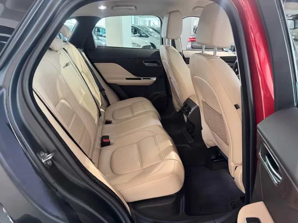 Jaguar F-Pace F-PACE Prestige AWD 06/2017-photo-17