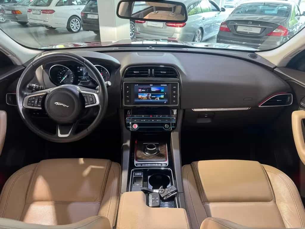 Jaguar F-Pace F-PACE Prestige AWD 06/2017-photo-9