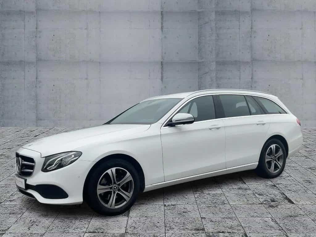 Mercedes-Benz E 200 AVANTGARDE LED+NAV+ACC+SHZ+RFK+AHK+360° 04/2019-photo-1