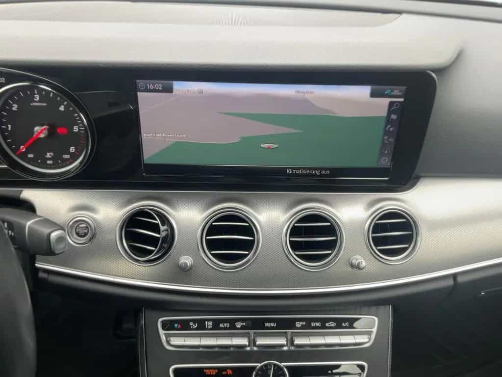 Mercedes-Benz E 200 AVANTGARDE LED+NAV+ACC+SHZ+RFK+AHK+360° 04/2019-photo-10
