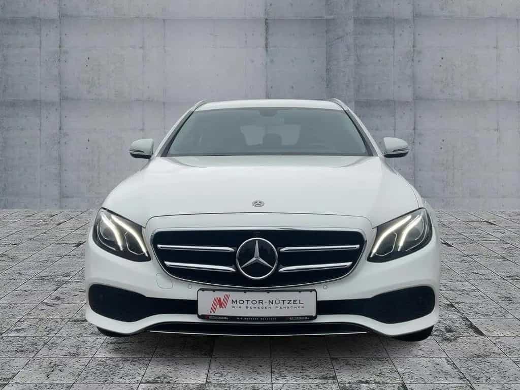 Mercedes-Benz E 200 AVANTGARDE LED+NAV+ACC+SHZ+RFK+AHK+360° 04/2019-photo-2