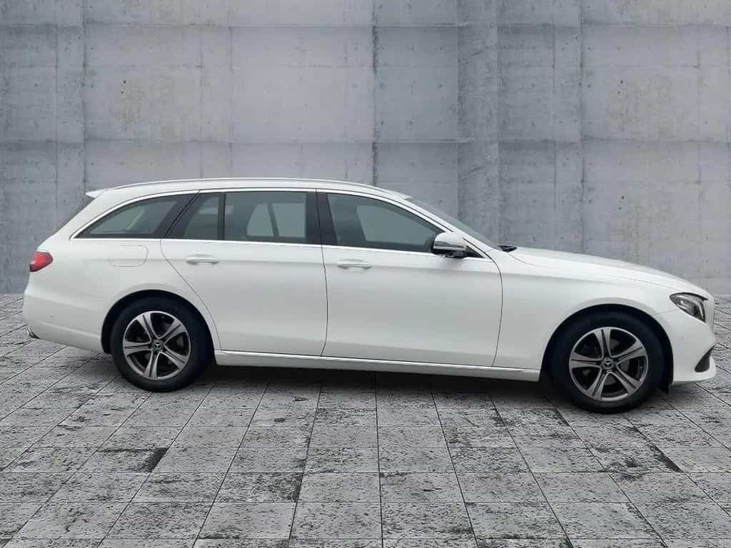 Mercedes-Benz E 200 AVANTGARDE LED+NAV+ACC+SHZ+RFK+AHK+360° 04/2019-photo-6