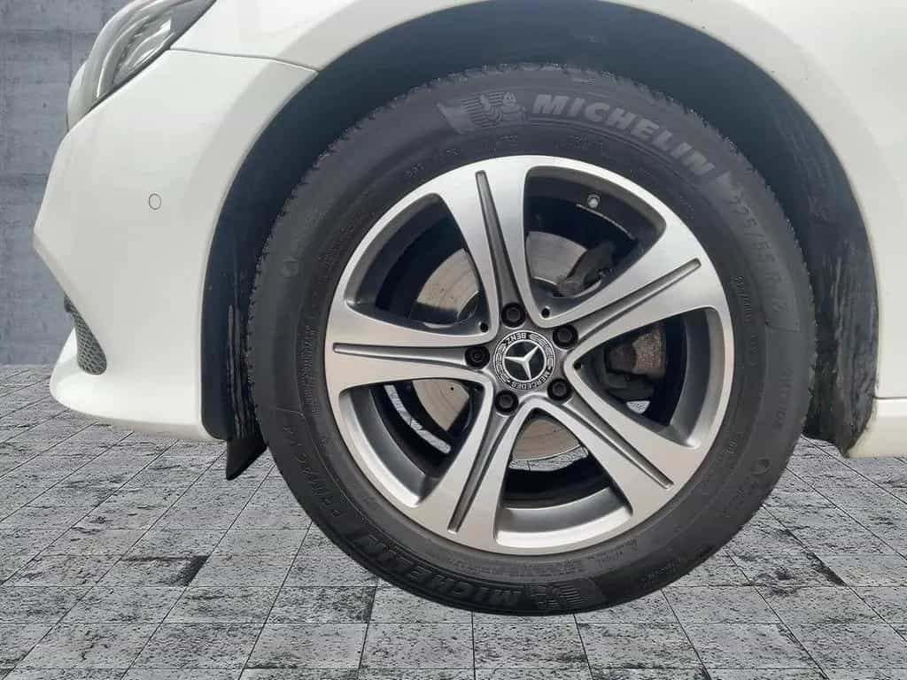 Mercedes-Benz E 200 AVANTGARDE LED+NAV+ACC+SHZ+RFK+AHK+360° 04/2019-photo-7