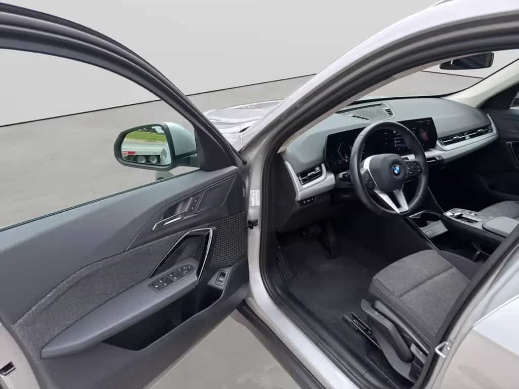 BMW X1 1.5 Aut. KAM LED APP NAV DAB KLIMAAUT TÜV Neu 06/2024-photo-10