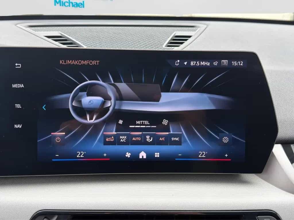 BMW X1 1.5 Aut. KAM LED APP NAV DAB KLIMAAUT TÜV Neu 06/2024-photo-27