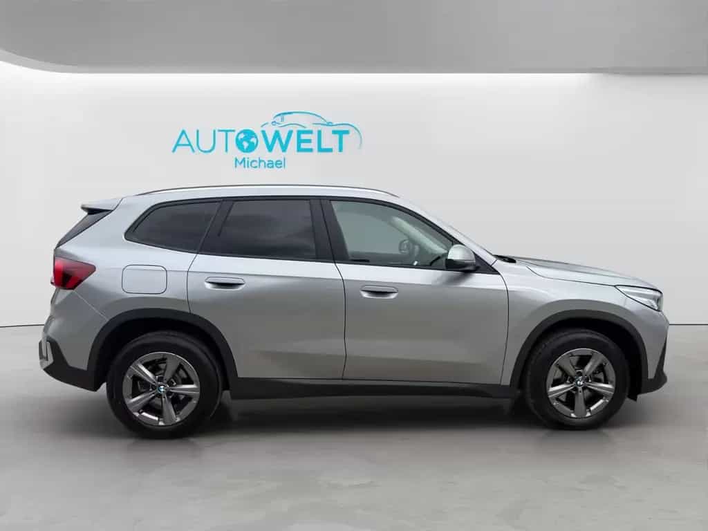 BMW X1 1.5 Aut. KAM LED APP NAV DAB KLIMAAUT TÜV Neu 06/2024-photo-3