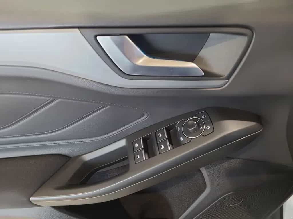 Ford Focus Titanium Style Lim Bluetooth Navi LED 02/2023-photo-6