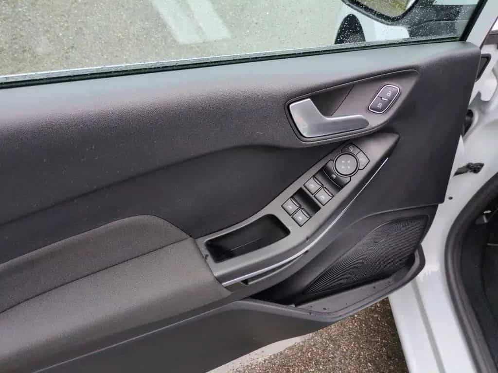 Ford Fiesta 1.0 EcoBoost Titanium Mild-Hybrid LED 04/2022-photo-8