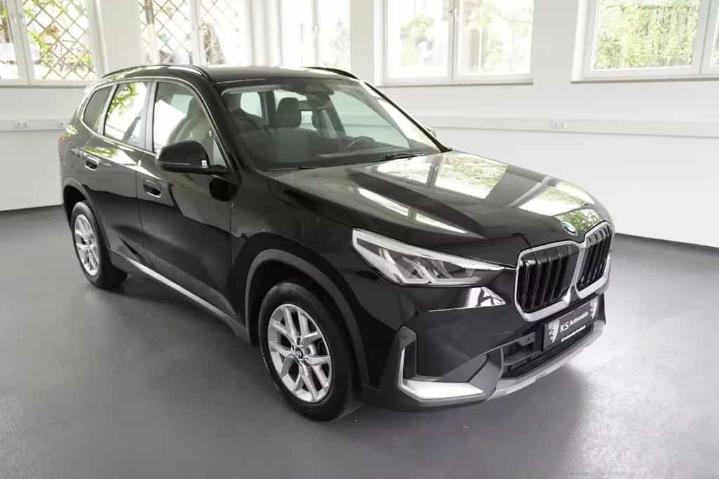 BMW X1 18d sDrive 04/2023-photo-0