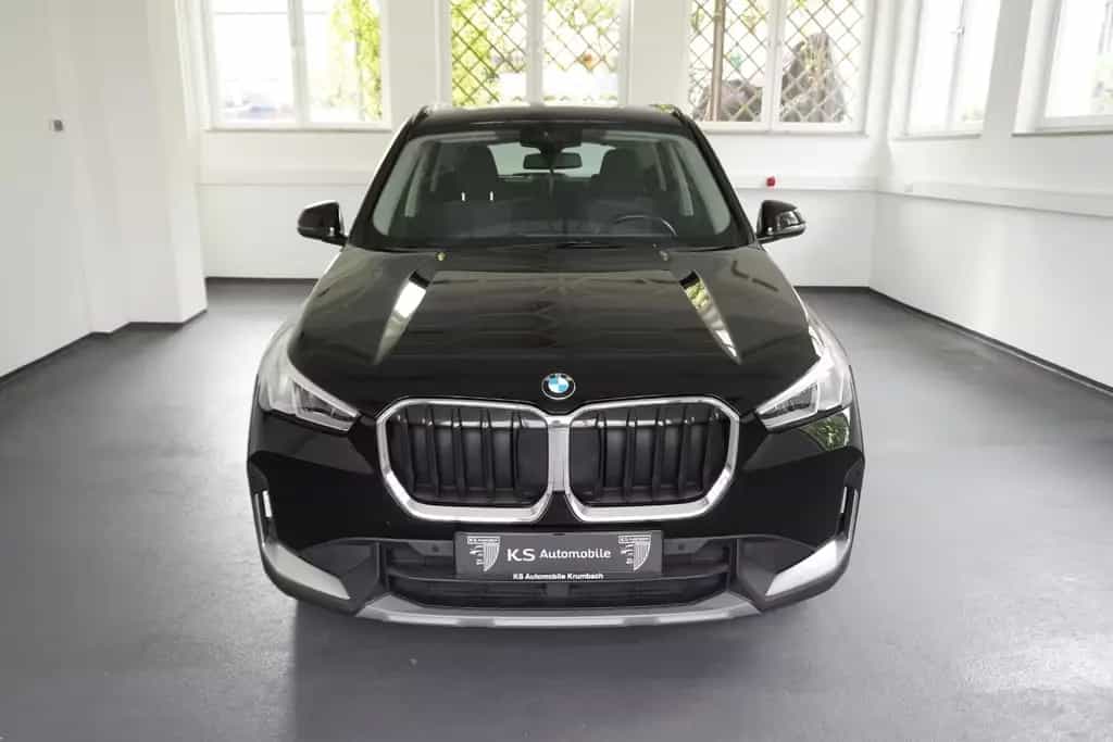 BMW X1 18d sDrive 04/2023-photo-1