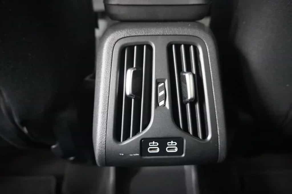 BMW X1 18d sDrive 04/2023-photo-16