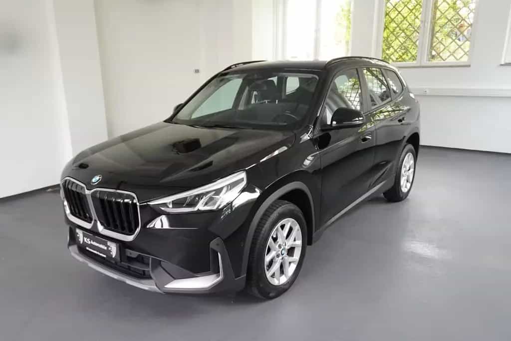 BMW X1 18d sDrive 04/2023-photo-2