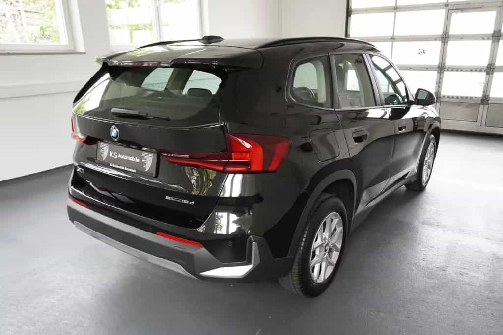 BMW X1 18d sDrive 04/2023-photo-3