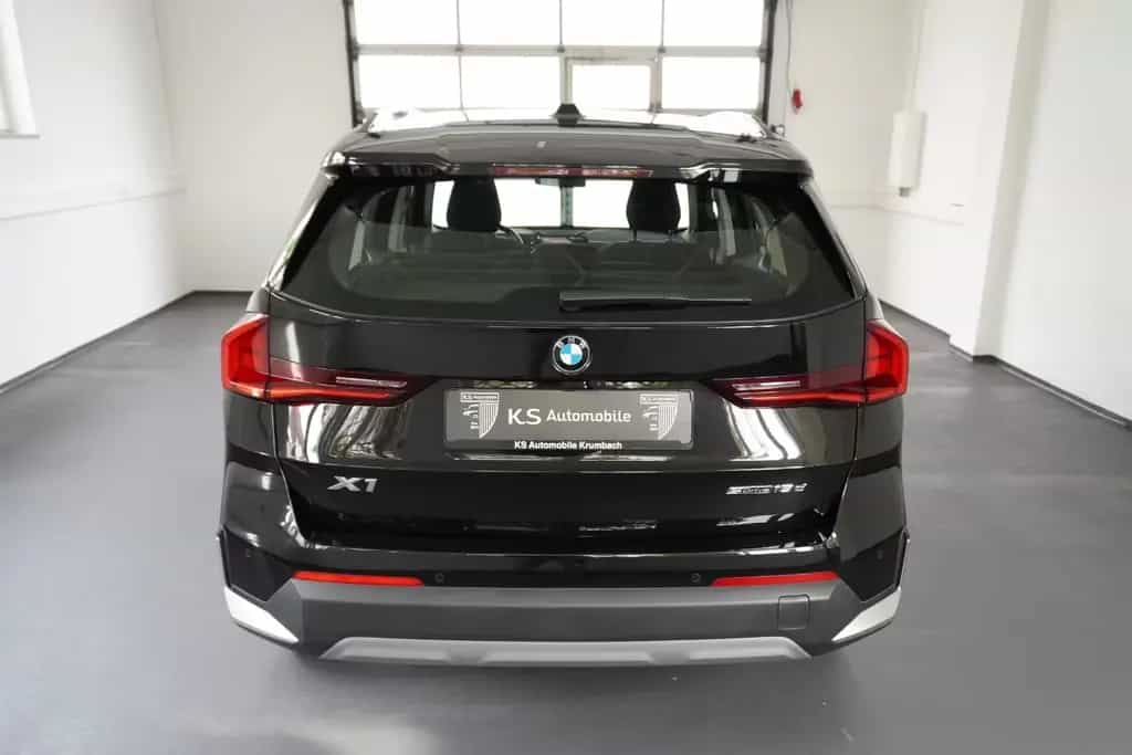 BMW X1 18d sDrive 04/2023-photo-4