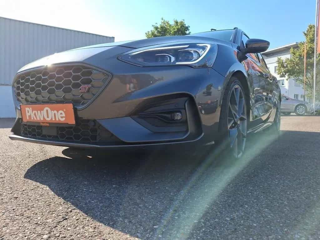 Ford Focus ST Turnier AHK*ACC*NAVI*KAMERA*SHZ*LHZ*KEY 10/2021-photo-11
