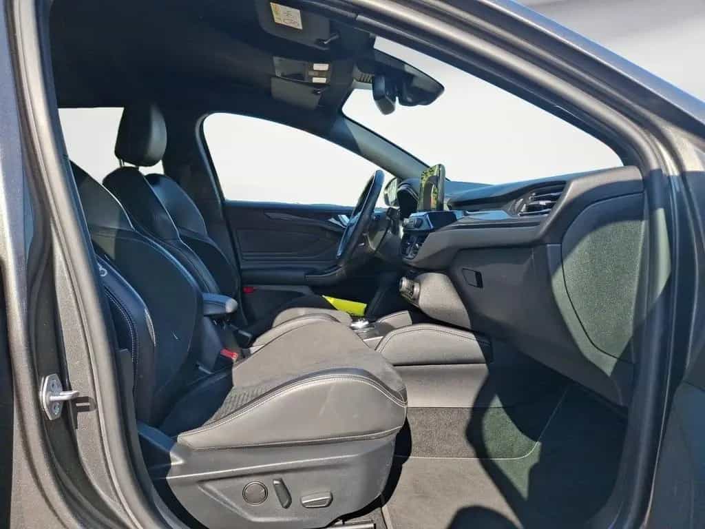 Ford Focus ST Turnier AHK*ACC*NAVI*KAMERA*SHZ*LHZ*KEY 10/2021-photo-7