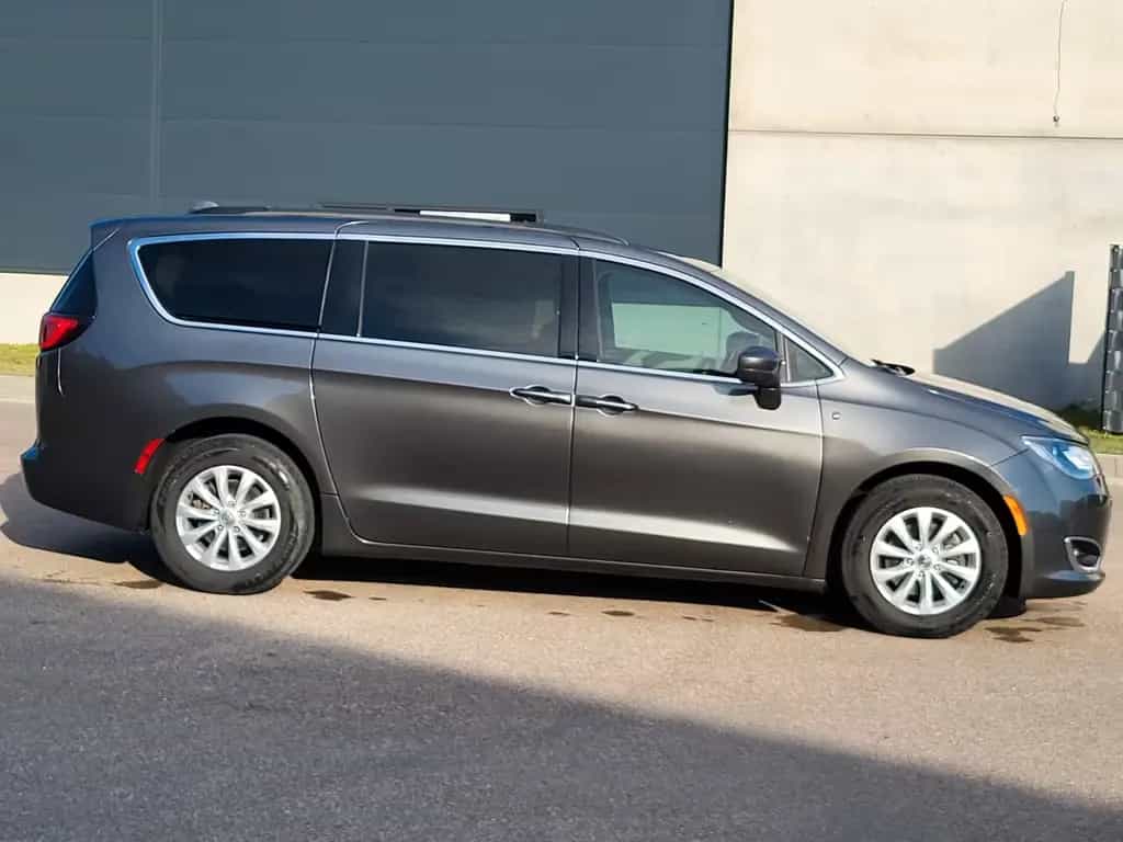 Chrysler Pacifica 3.6 V6/7-Sitze/NAVI/el.Türe/LEDER 07/2017-photo-5