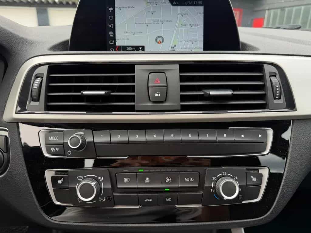 BMW 118 1 Limousine 5-trg.LED/Navi/8Fach/Garantie 05/2019-photo-16