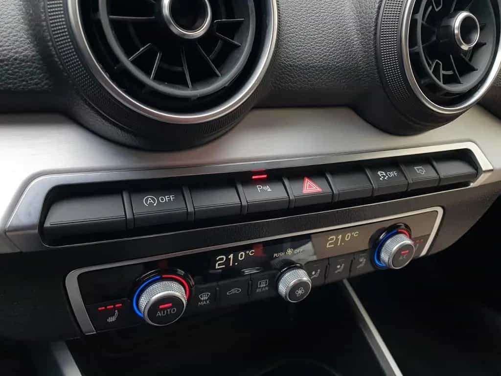 Audi Q2 35 TFSI sport***AHK*LED*Navi*Keyless*** 03/2020-photo-19