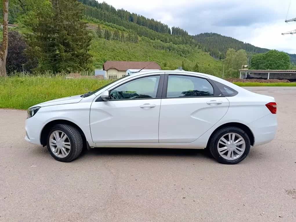 Lada Vesta 1.6 16V Automatik - 07/2017-photo-4